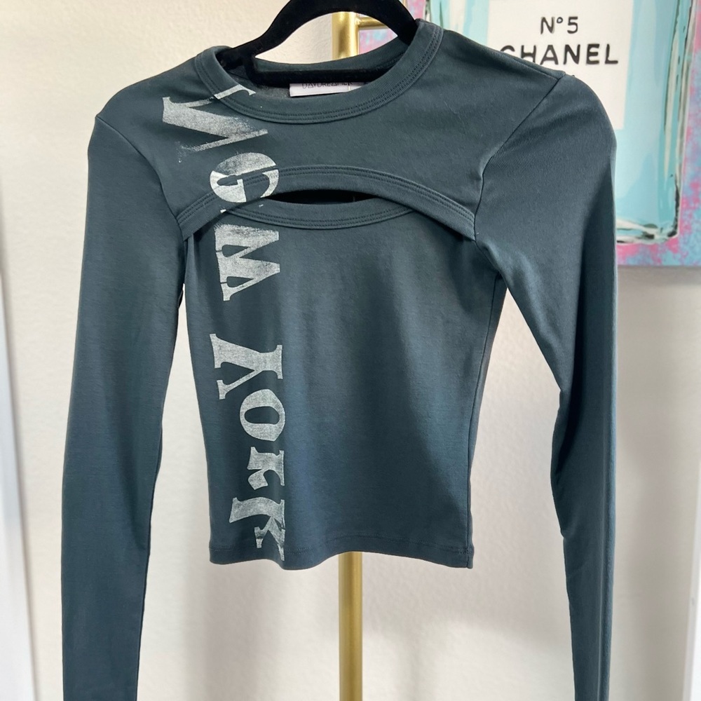NWT full sleeve